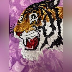 Queen of Sparkles Tiger 🐅 sweatshirt small purple yellow ✨🫅 pullover LSU